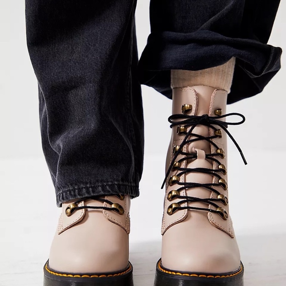 Dr. Martens Leona Women’s Leather Heeled Boots - Picture 3 of 8